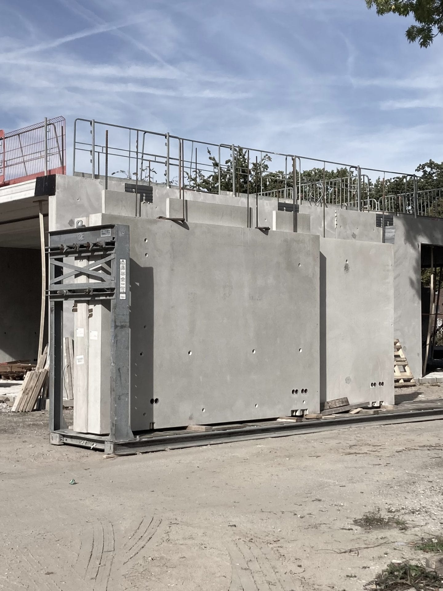 Passer by, Erris Huigens at FORM