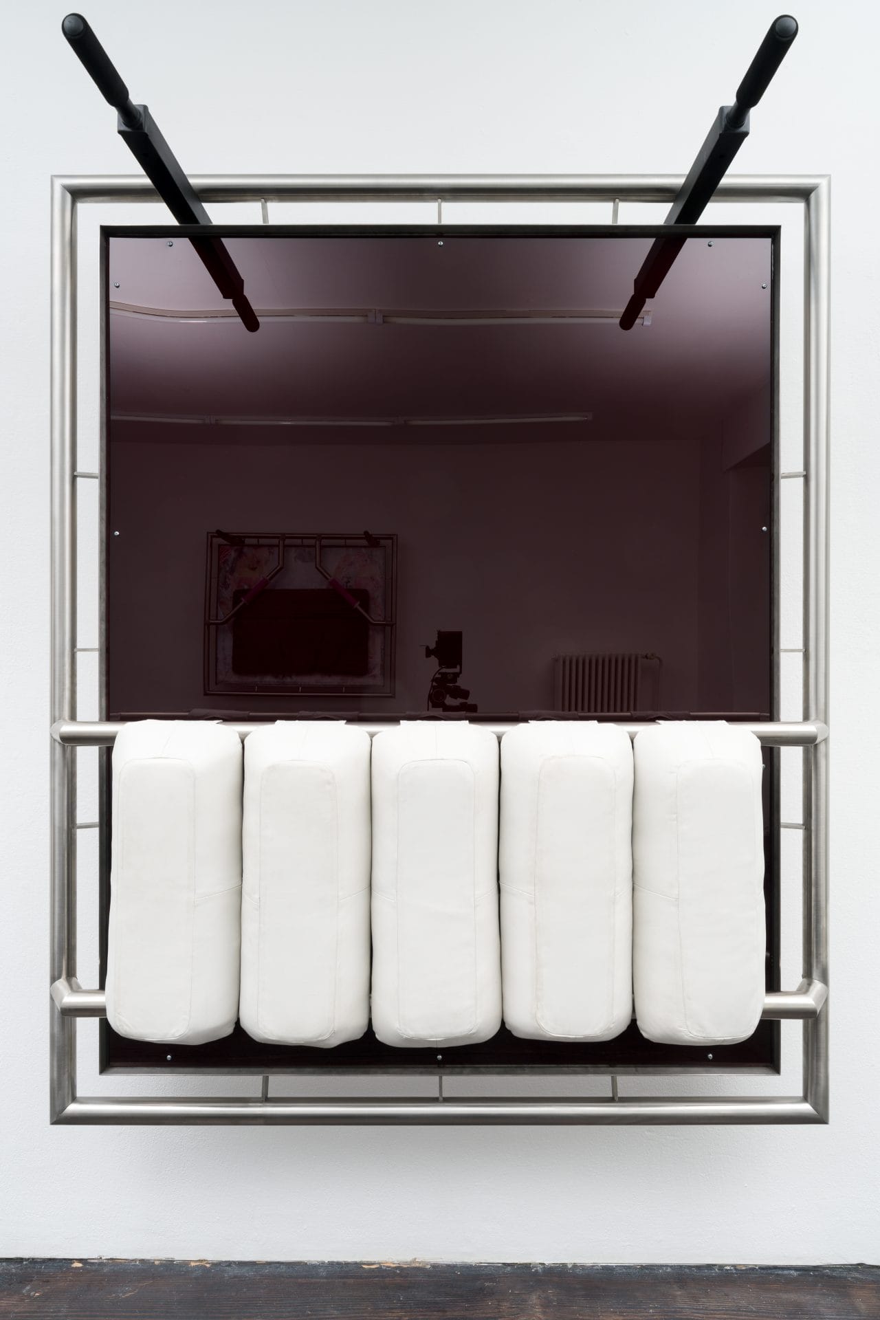 exhibition view: "Apotheke" by Hannah Rose Stewart at Sandy Brown Gallery, Berlin, courtesy by the gallery.