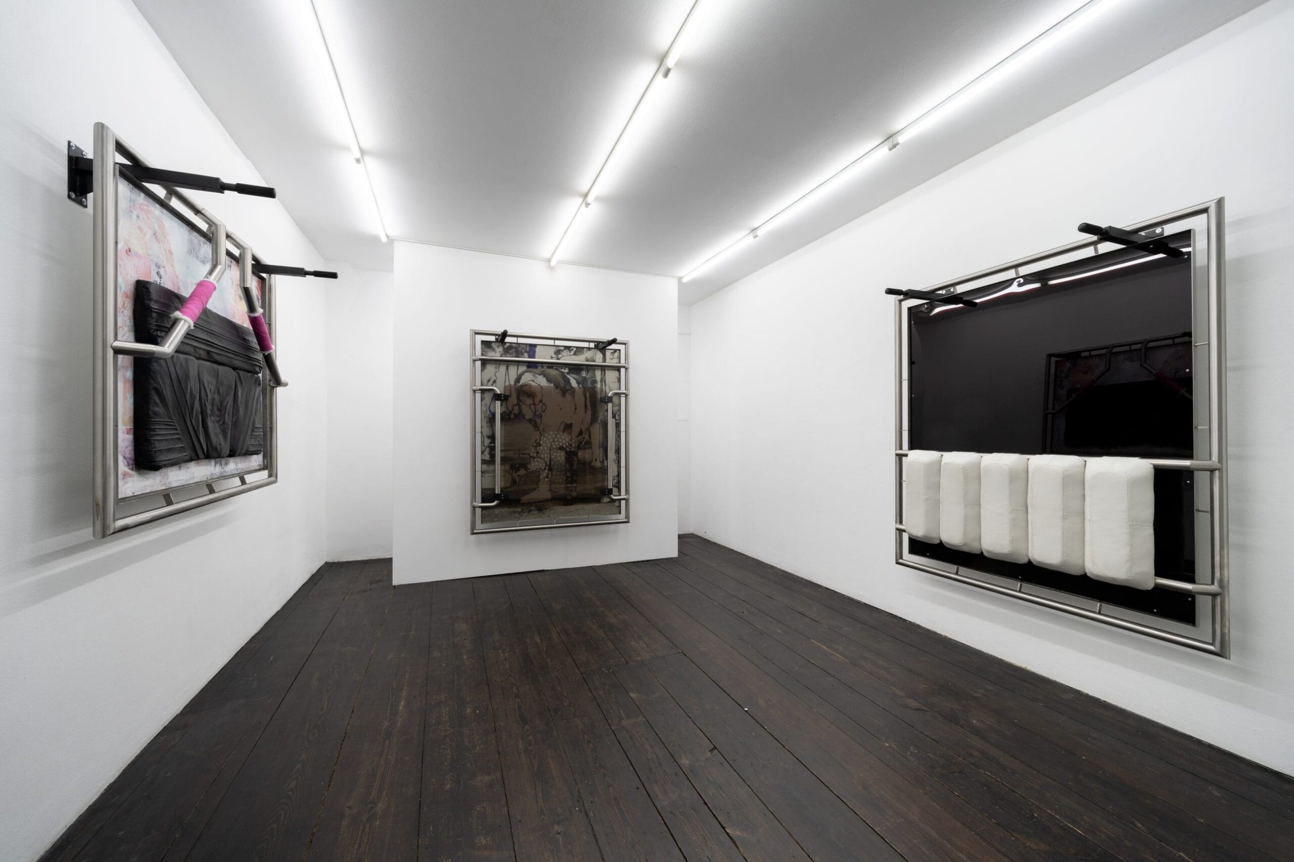 exhibition view: "Apotheke" by Hannah Rose Stewart at Sandy Brown Gallery, Berlin, courtesy by the gallery.